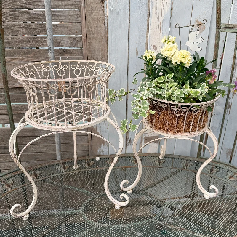 Old Iron Plant Stand for Garden Rustic Metal Pot Rack Vintage Flower Shelf for Balcony Outdoor Gardening Display Holder for Yard