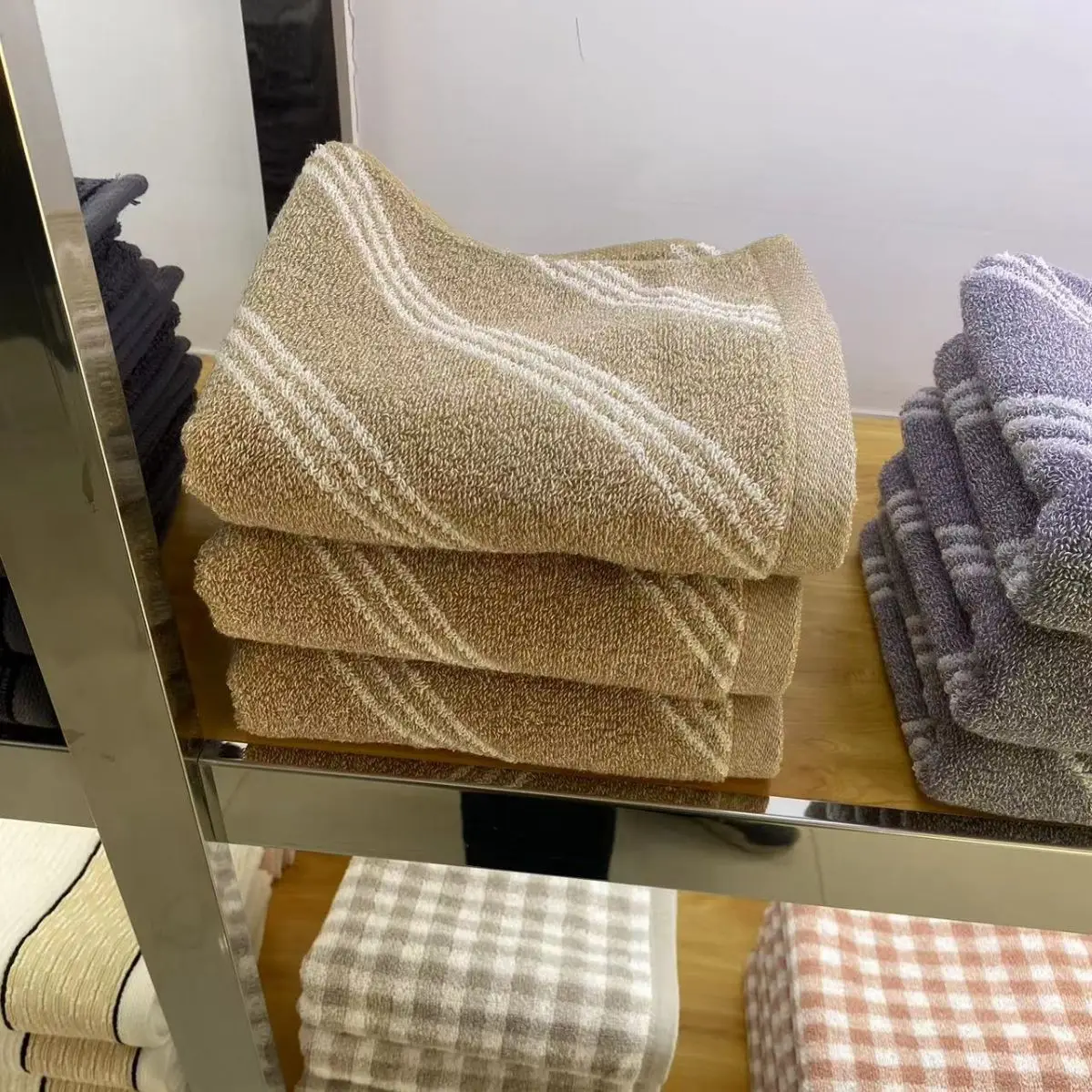 Premium Dark AB-Yarn Towel with Diagonal Stripe Pattern – Stain-Resistant Elegant Minimalist Design Ideal for Business Gifting