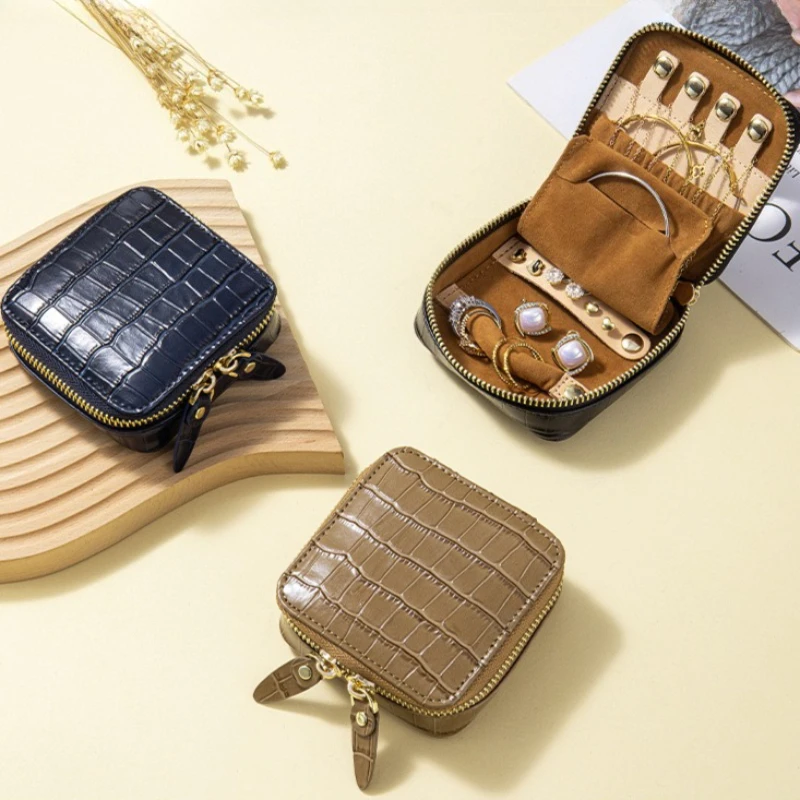 Travel Jewelry Cases with Crocodile Pattern Leather Zipper Women's Daily Accessories Organizer with Earring Holders & Ring