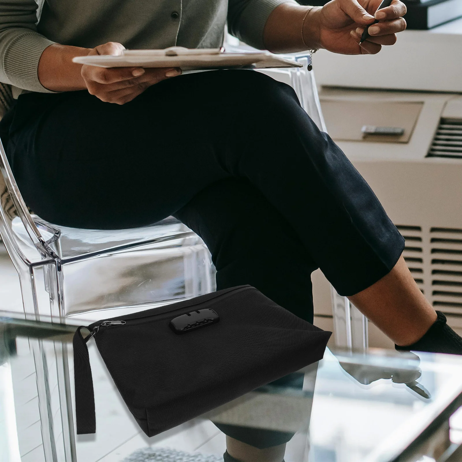 

Portable Lockable Storage Bag Splashproof and Secure Folder for A4 Documents Cash Phone Tablet Credit Cards Travel with Lock