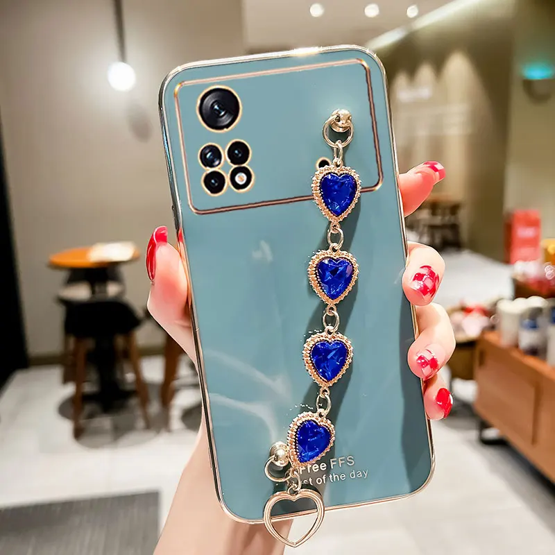 Cover For POCO X4 PRo 5G Luxury Glitter Bracelet Case For Xiaomi poco X4 pro M4pro Love Camera protector Chain Case pocox4pro