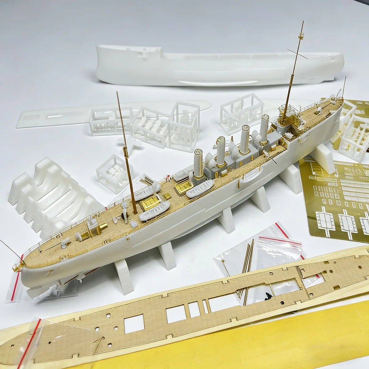 1/350 HMS Chester Reconnaissance Cruiser Modello di assemblaggio 37 cm con parti dettagliate Navi Modello Nave Giocattolo Ornamento Modello di nave da guerra
