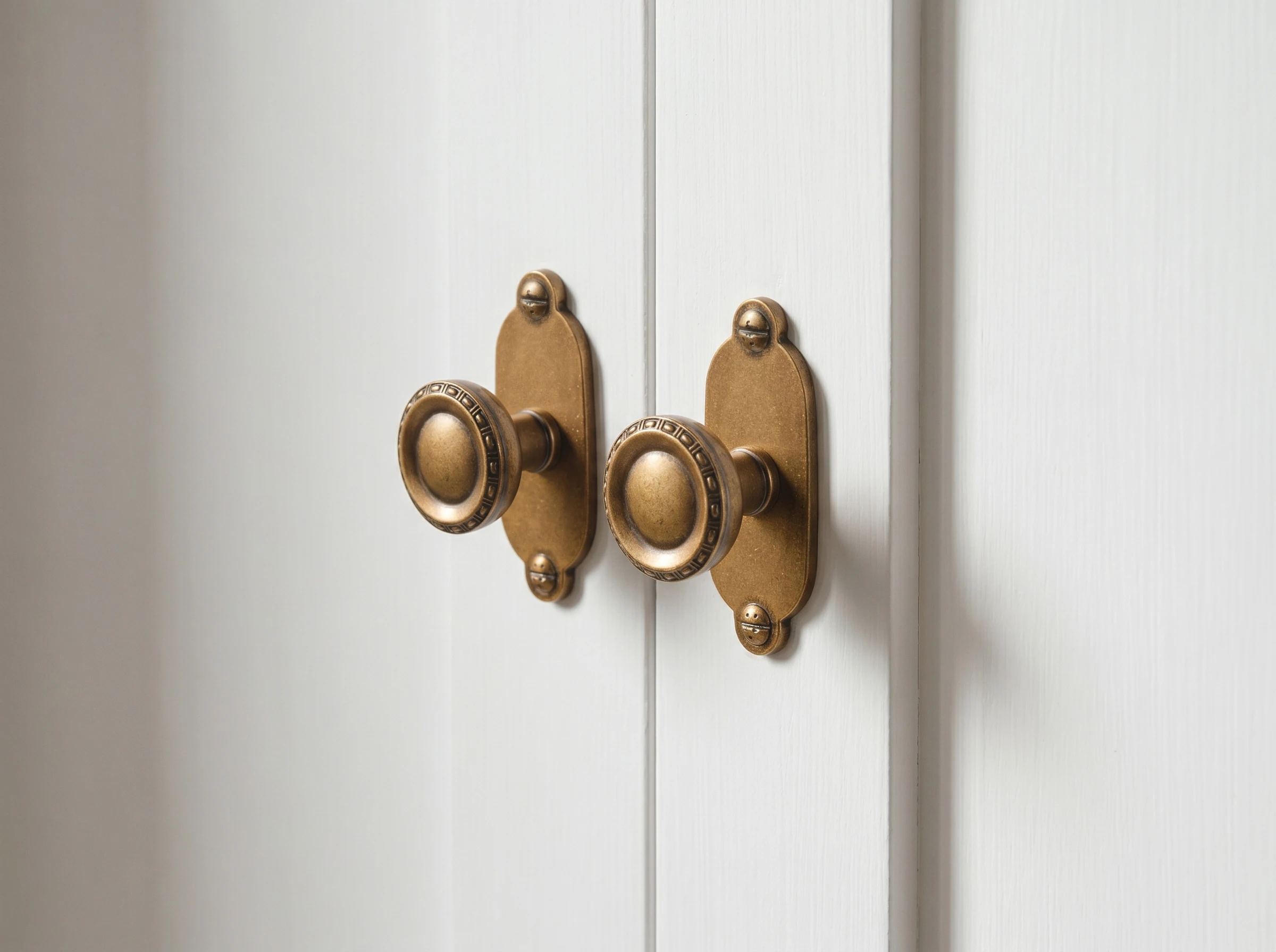 Goo-Ki Cabinet Knobs with Oval Beaded Backplate, 6 Pack, Antique Brass Solid Zinc Alloy Construction, vintage Knob with Oval Backplate, Includes Mounting Screws for Kitchen Cabinets & Drawers
