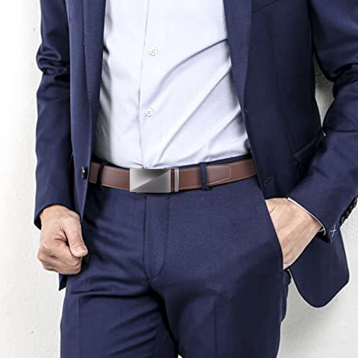 Cintura da uomo, semplice e versatile per affari e tempo libero, cintura liscia, pelle marrone caffè, pantalone automatico di mezza età in pelle di