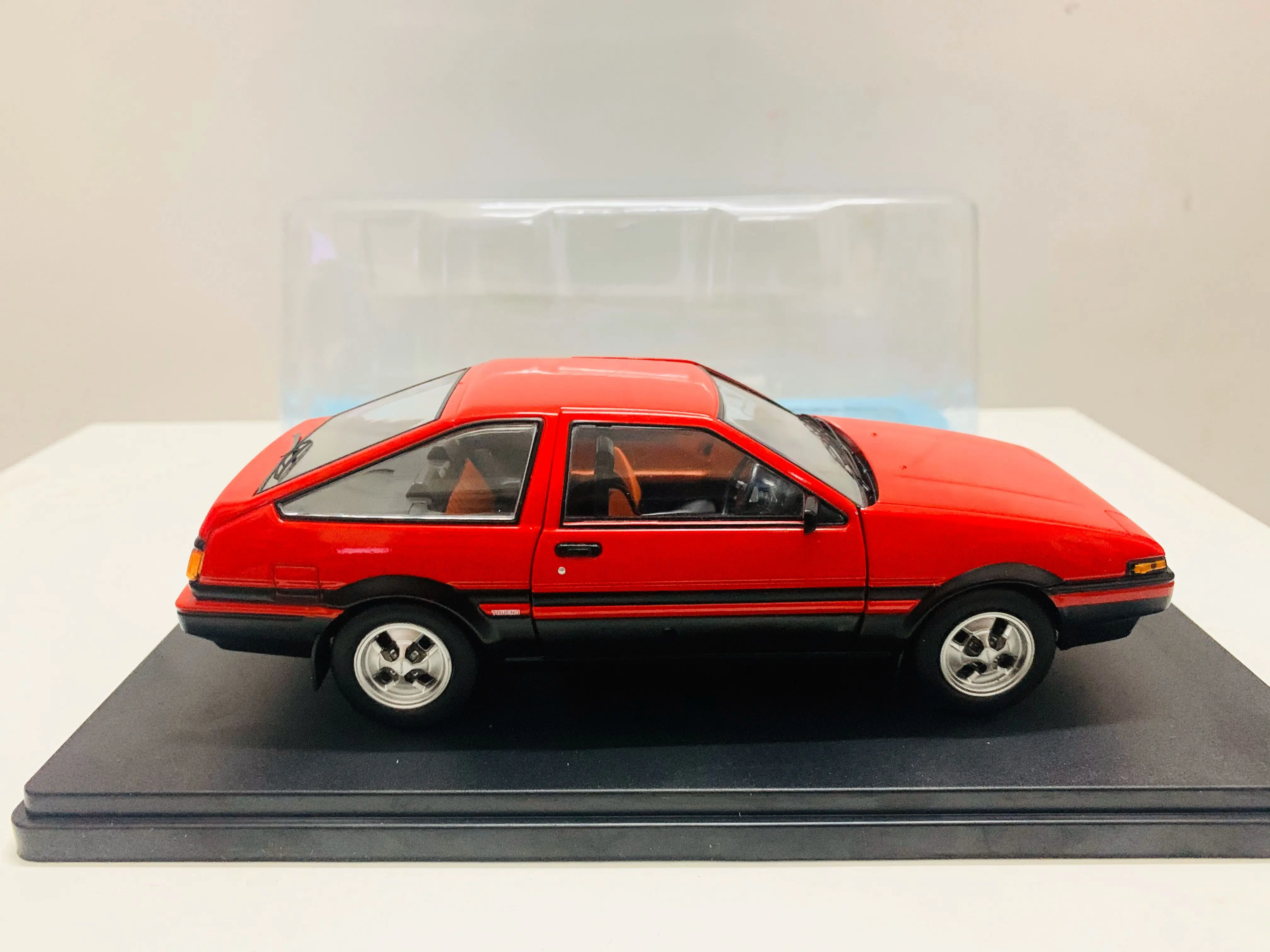 1:24 Scale Die-Cast Model Car Sprinter Trueno 1983 Red 2 Door Open New in Box