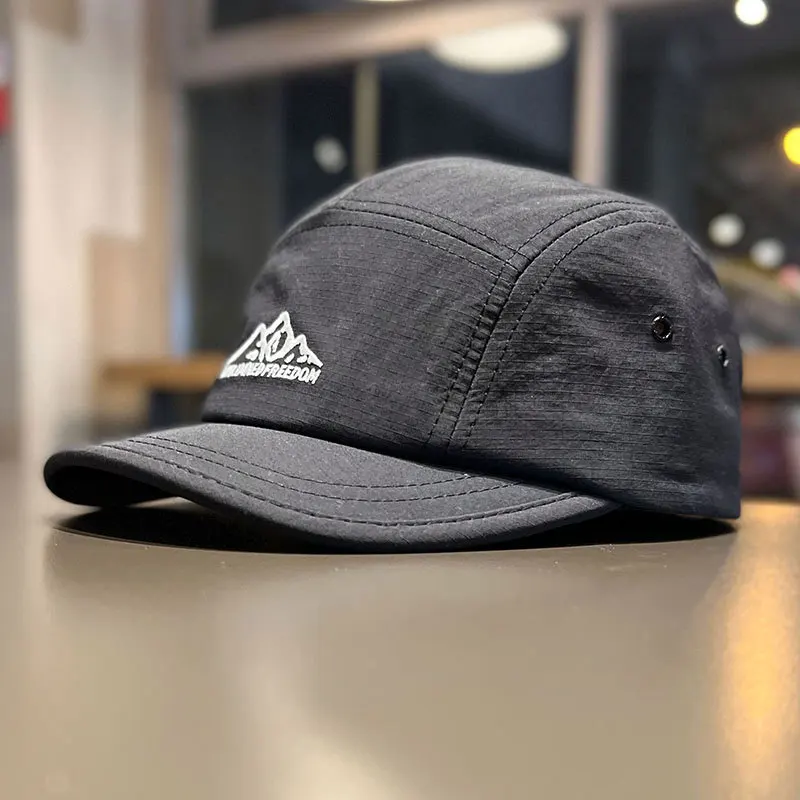 Nowa męska i damska czapka z daszkiem z krótkim rondem, szybkoschnąca i oddychająca pięciopanelowa osłona przeciwsłoneczna kapelusz hip-hop Gorras