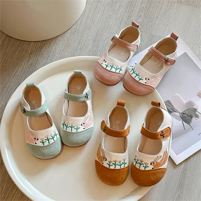 Girls embroidered cute cartoon rabbit round toe casual shoes, baby girls spring and autumn outdoor suede simple casual shoes