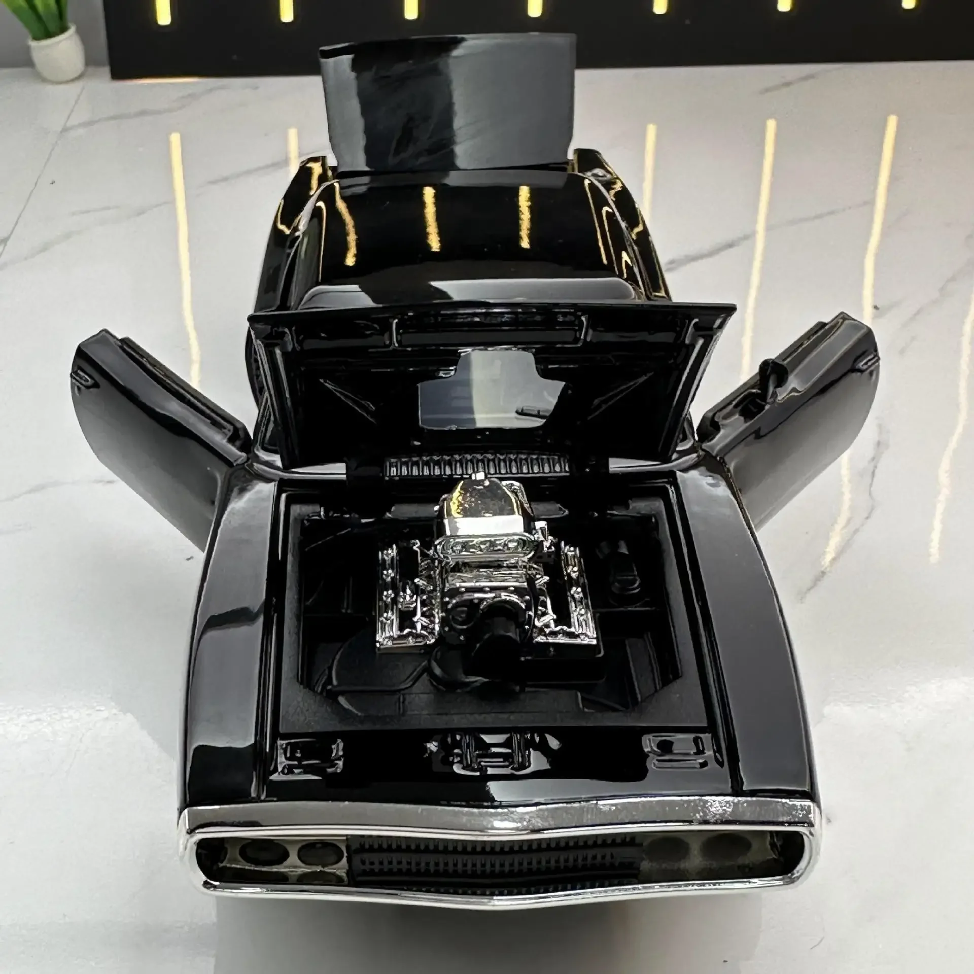 1:32 Model Muscle Car z odlewu Dodge Charger 1970 z miniaturową zabawką świąteczny prezent dla chłopca ze stopu światła