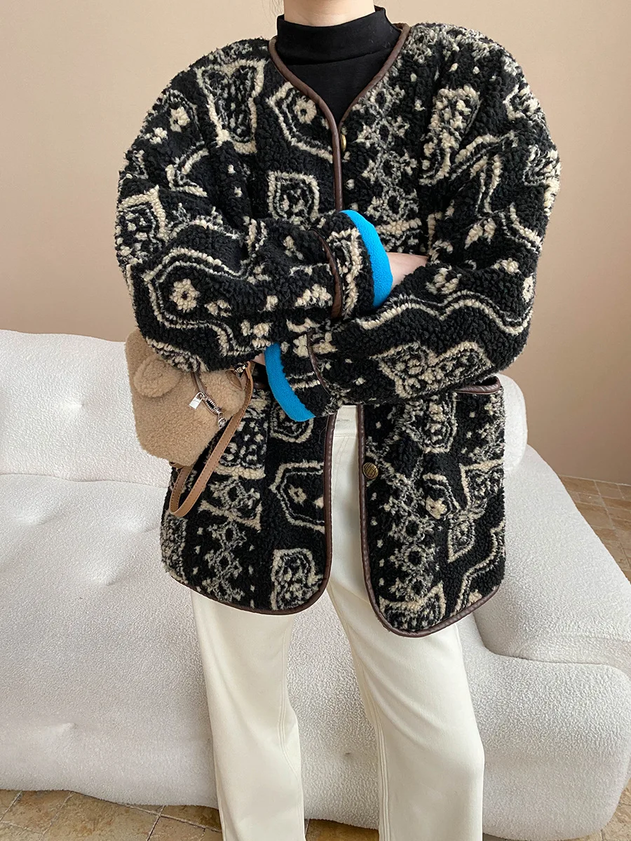 

Женская повседневная флисовая теплая куртка с v-образным вырезом и тотемом в стиле ретро в стиле ретро