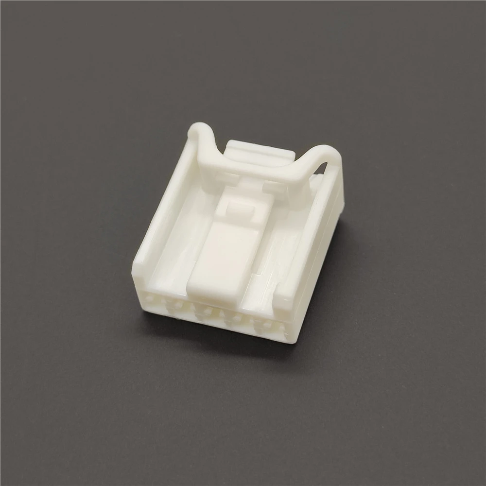 7189-0148 5 Pin Unsealed Automotive Connector Female 060 Series 1.5mm PBT Natural for Car Wiring