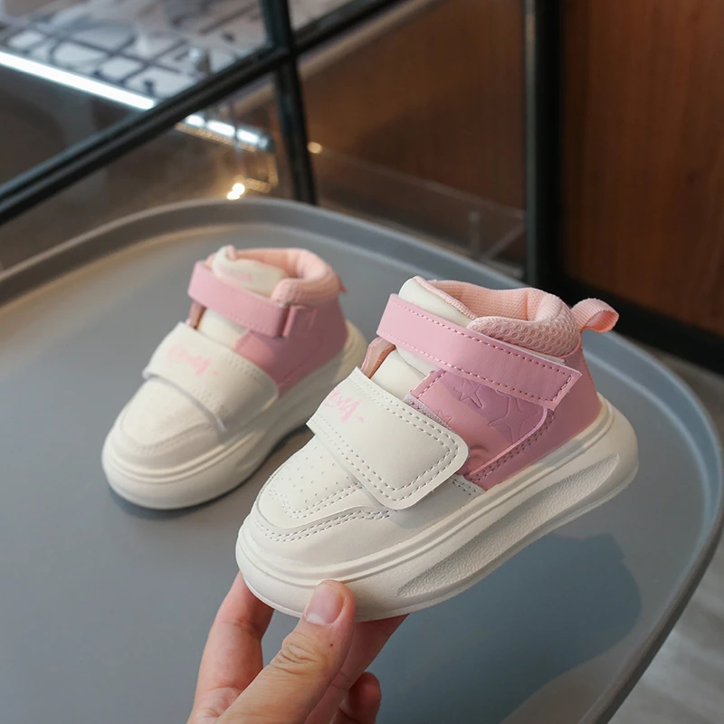 

Детская спортивная обувь, удобная повседневная обувь на двойных липучках для мальчиков и девочек, нескользящая осенняя новинка 202, детские баскетбольные кроссовки, мягкие