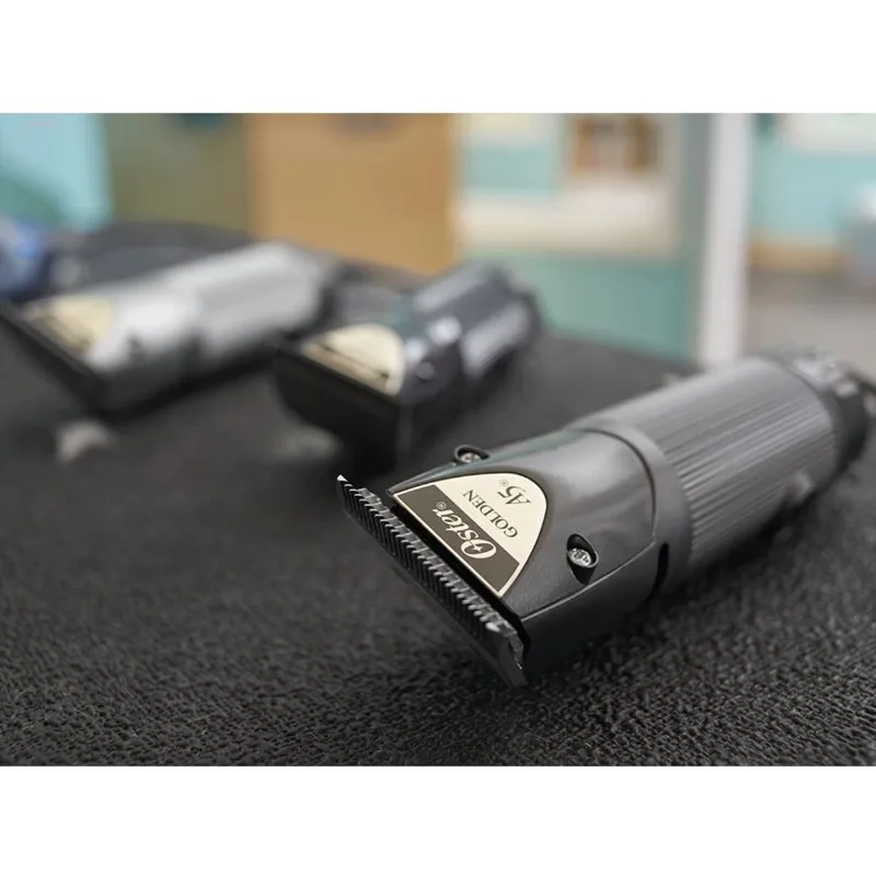 Tagliacapelli Oster Golden A5 per animali domestici a 2 velocità con lama staccabile CryogenX misura 10, kit pettine guida tagliacapelli per animali domestici in acciaio inossidabile