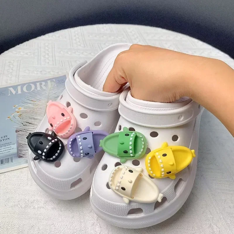 

Colorful Chain Shoes Charms for Sandals Cute Mini Shark Garden Shoe Buckle Lovely Quality Shoe Accessories Fashion New Arrivals