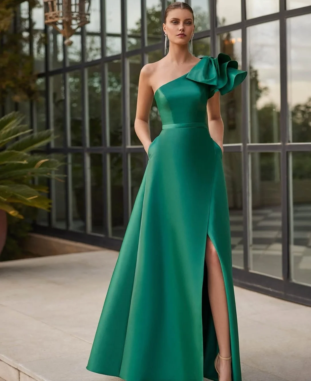 

Customized Long Green Evening Dresses with Slit A-Line Ruffled فساتين سهرة One Shoulder Side Slit Prom Dress for Women
