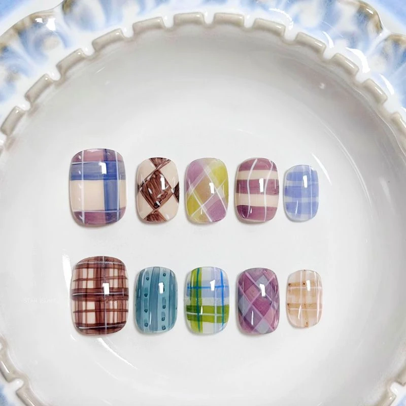 10Pcs Colorful Dopamine-inspired Polka Dot Stripe Cat-eye Designs Small Fresh Press on Nails Detachable Nail Patch Fake Nail Art