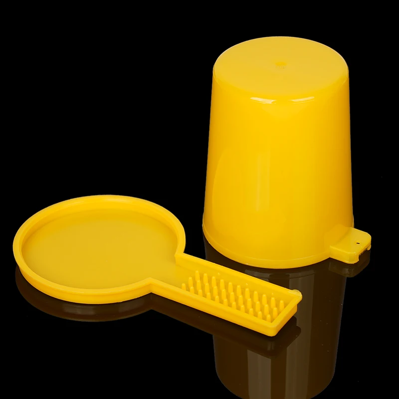 1 Pc Beekeeping Scoop-shaped Bee Drinker Bee Feeder Beehive Entrance Feeder Beekeeping Supplies