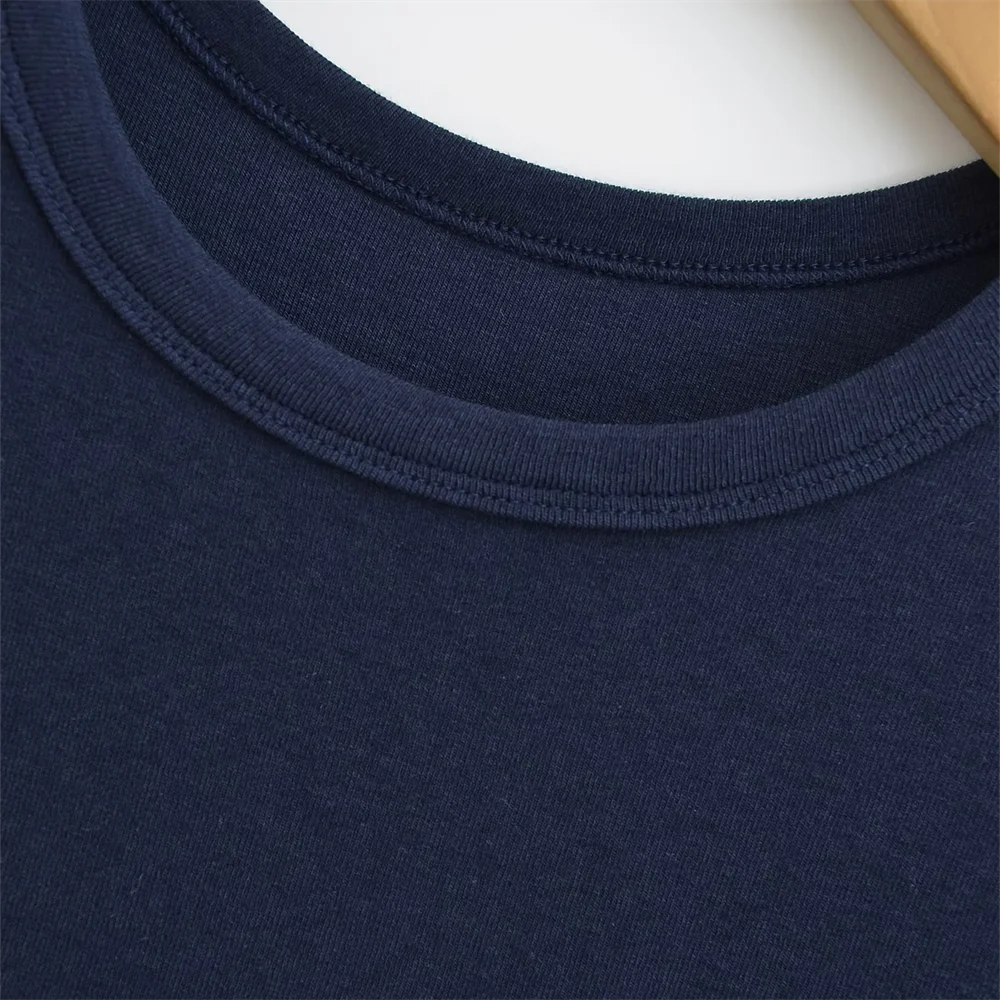 T-shirt à manches longues pour femmes, Design classique à col rond avec une poche pratique sur la poitrine, pour un usage quotidien, y2k, 2025