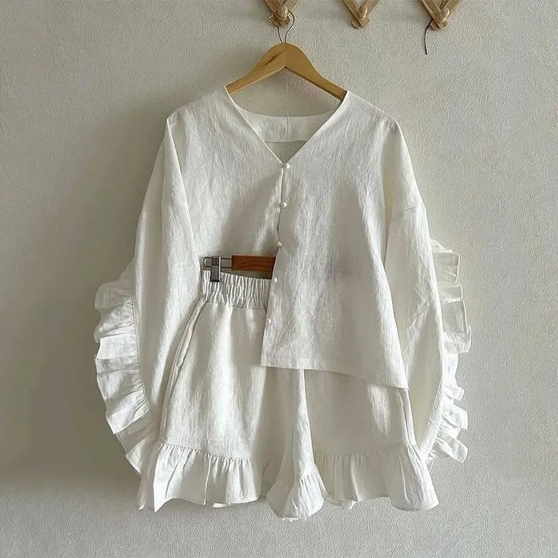 

A New Summer Casual V-neck Ruffled Puffed-sleeve Shirt Wide-leg Shorts Set for Cross-border Women's Wear From Europe and America