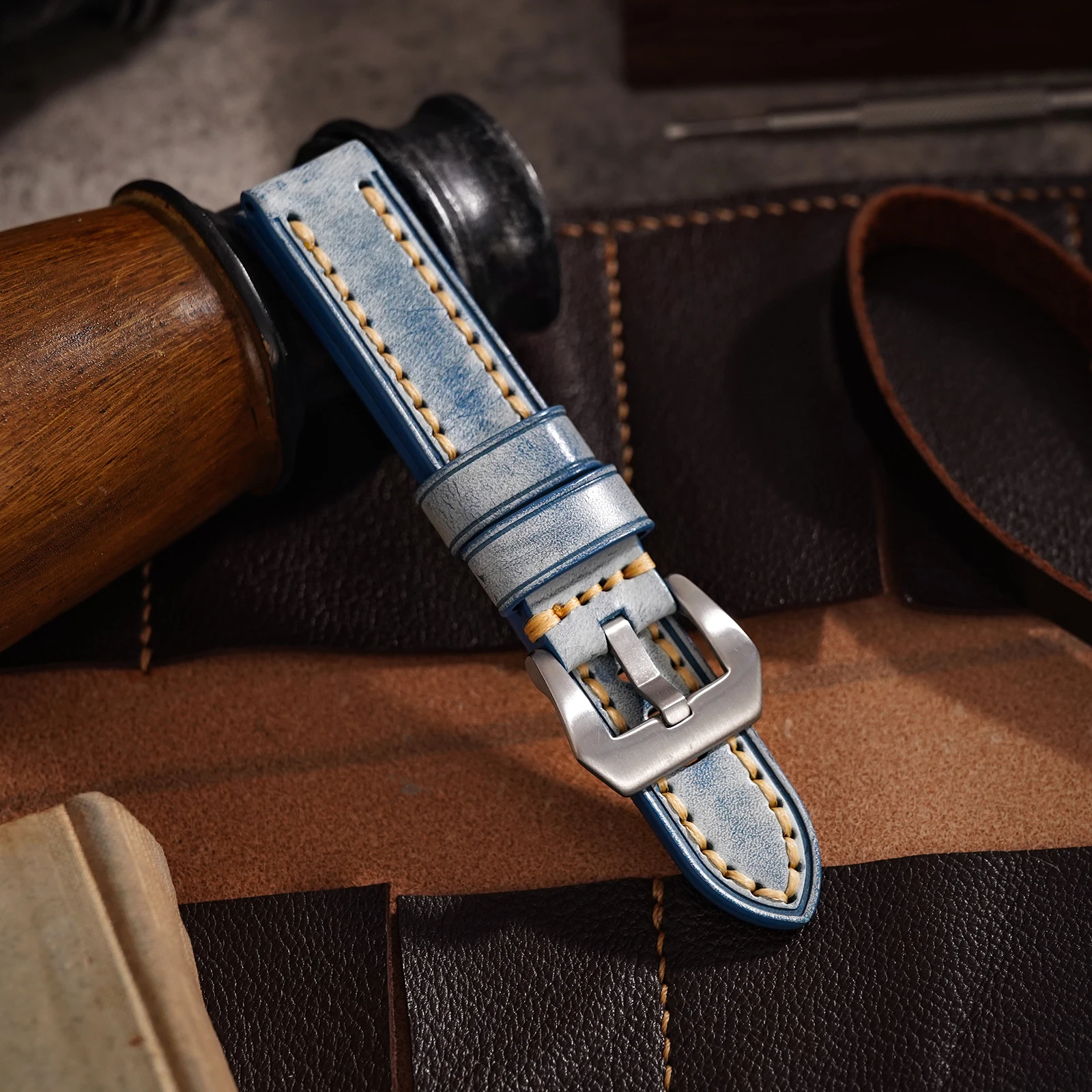 Handmade First Layer Cowhide Leather Strap 20 22 24MM Blue Vintage Waxed Leather Strap, For PAM111 441