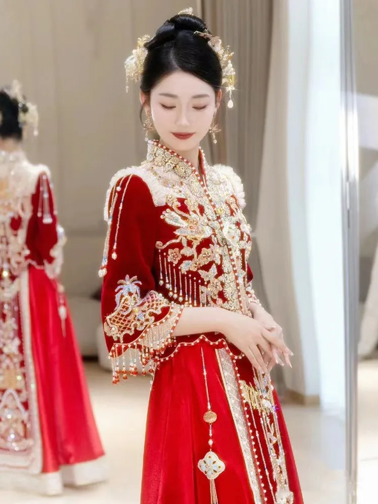 New Chinese-style red velvet wedding dress luxurious bridal gown dragon and Phoenix