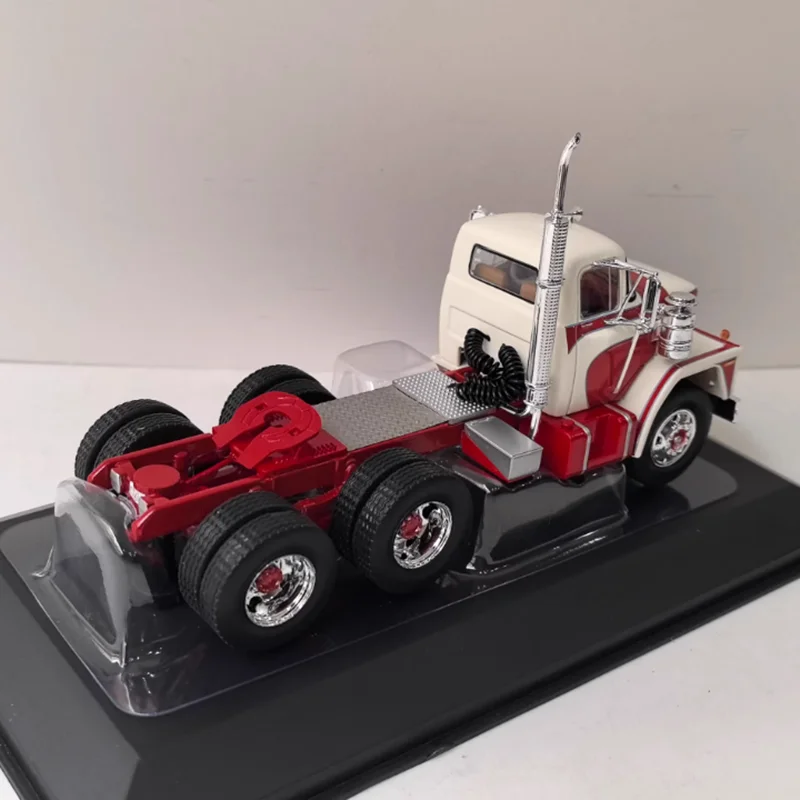 IXO 1/43スケール LCF CT900 1960 合金製シミュレーションカーモデル 静態コレクション 装飾 ホリデーギフト おもちゃ 記念品