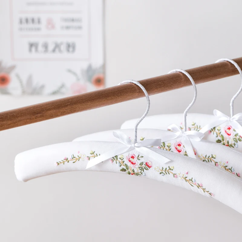 Wedding Coat hangers Flower Cloth Non-slip Wood Hanger Colorful Blossom Sponge Padded Hanger Rack for Clothes Bridal Shower Gift