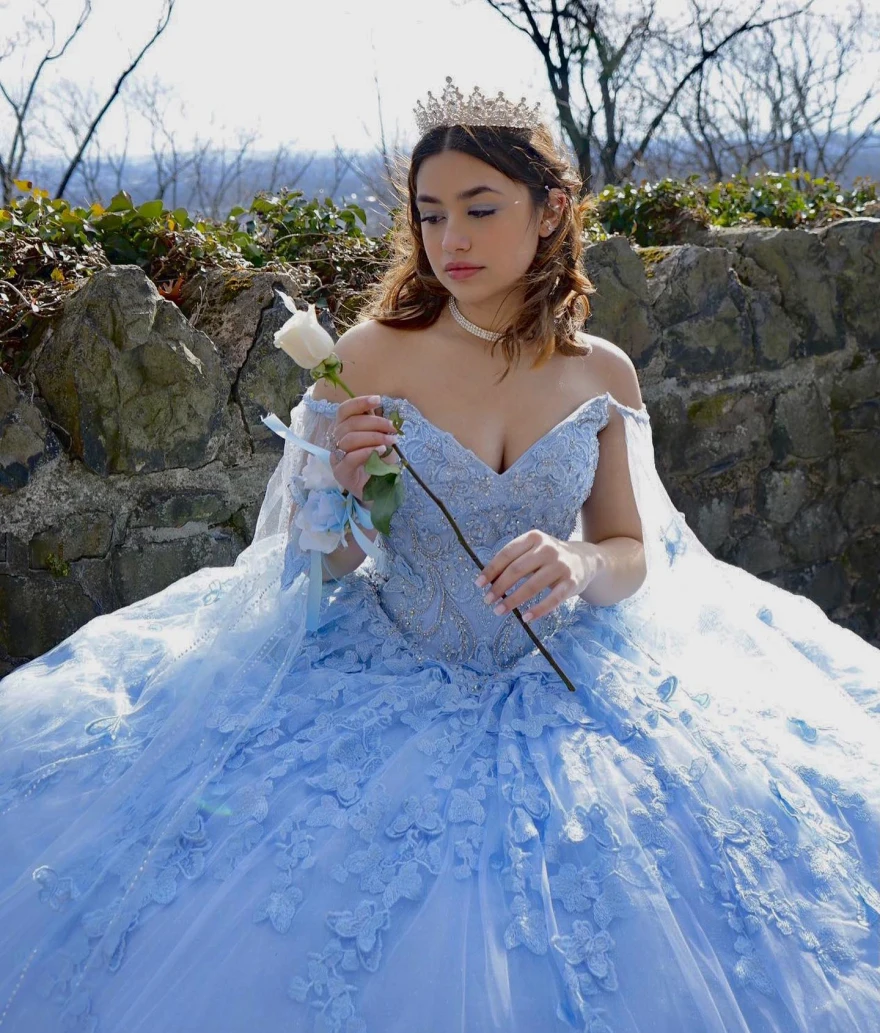 Lorencia-Vestido De quinceañera azul cielo De lujo, traje De baile De quinceañera con apliques De encaje con capa, dulce 16, De 15 Años, YQD69