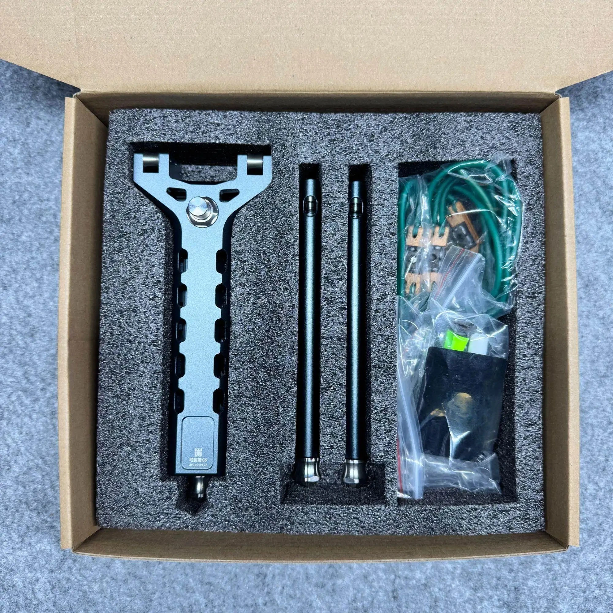 

Metal Semi-automatic Slingshot ,Accessories Magnetic Leather Pocket Portable Outdoor Competitive High-precision Hunting Tool