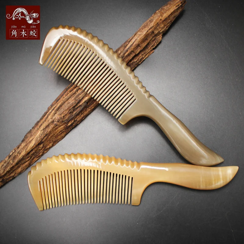 

Hornwood white yak horn handle with fine teeth, thickened , unique curved tail, premium long-handled comb