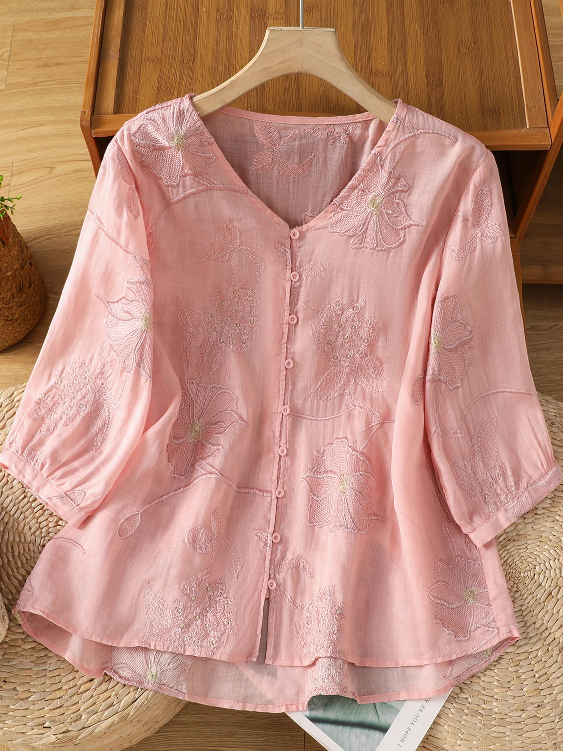 

Artistic Thin Breathable Silk Embroidered irt Large Size Women's Five Sve Single Button V-ne Traditional Fa...