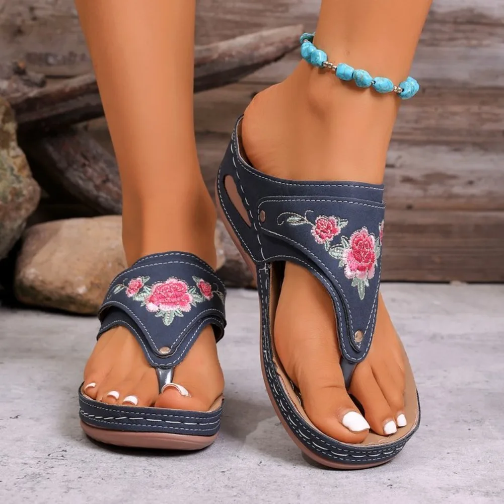 

Large Size Casual Women's Slippers Summer New Embroidery Round Head Thick Bottom Hollow Outer Wear Women's Slippers