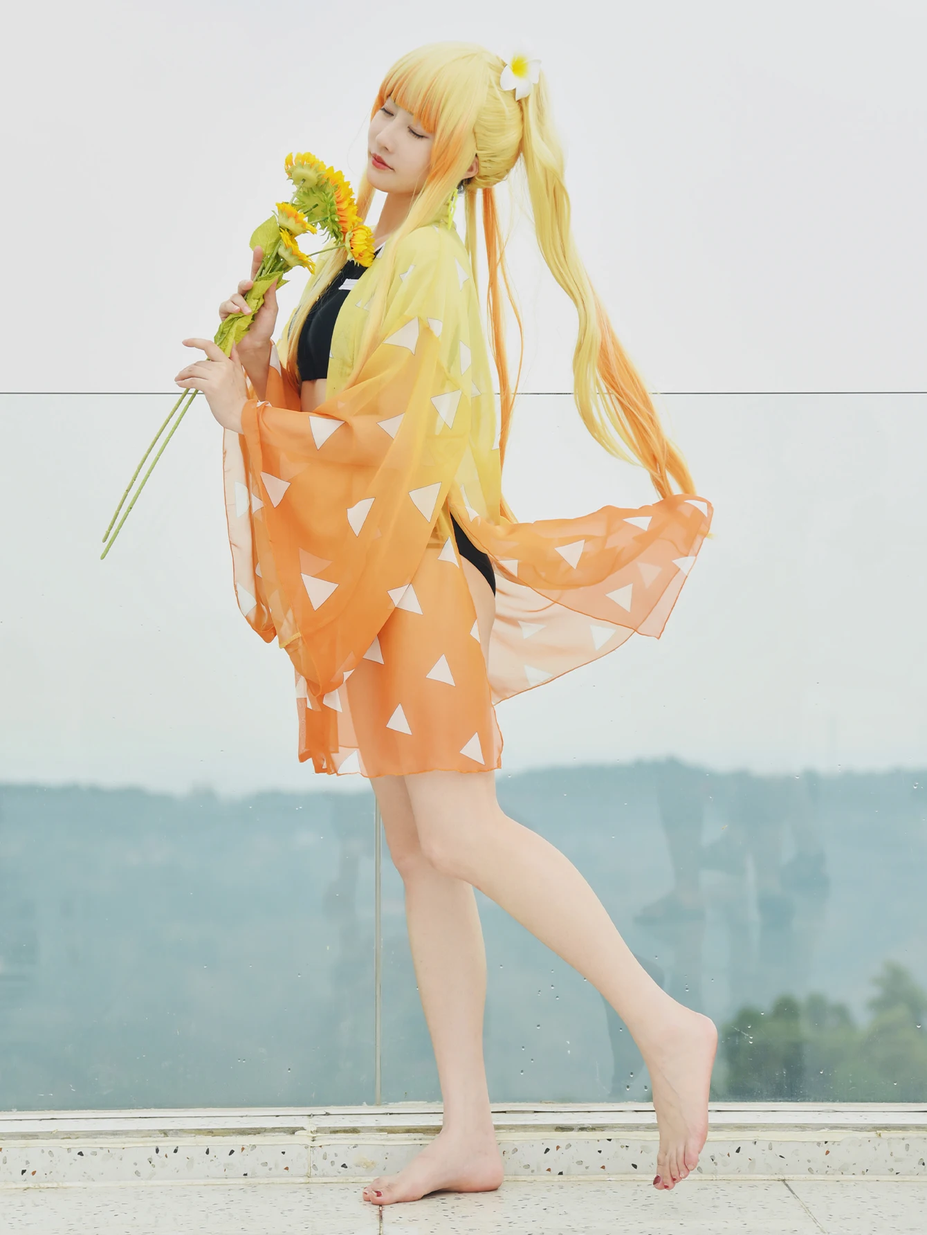 مجموعة بيكيني سوداء للنساء من Miccostumes بتصميم الرسوم المتحركة اليابانية أنيمي بما في ذلك قيعان علوية مع غطاء كيمونو هاوري