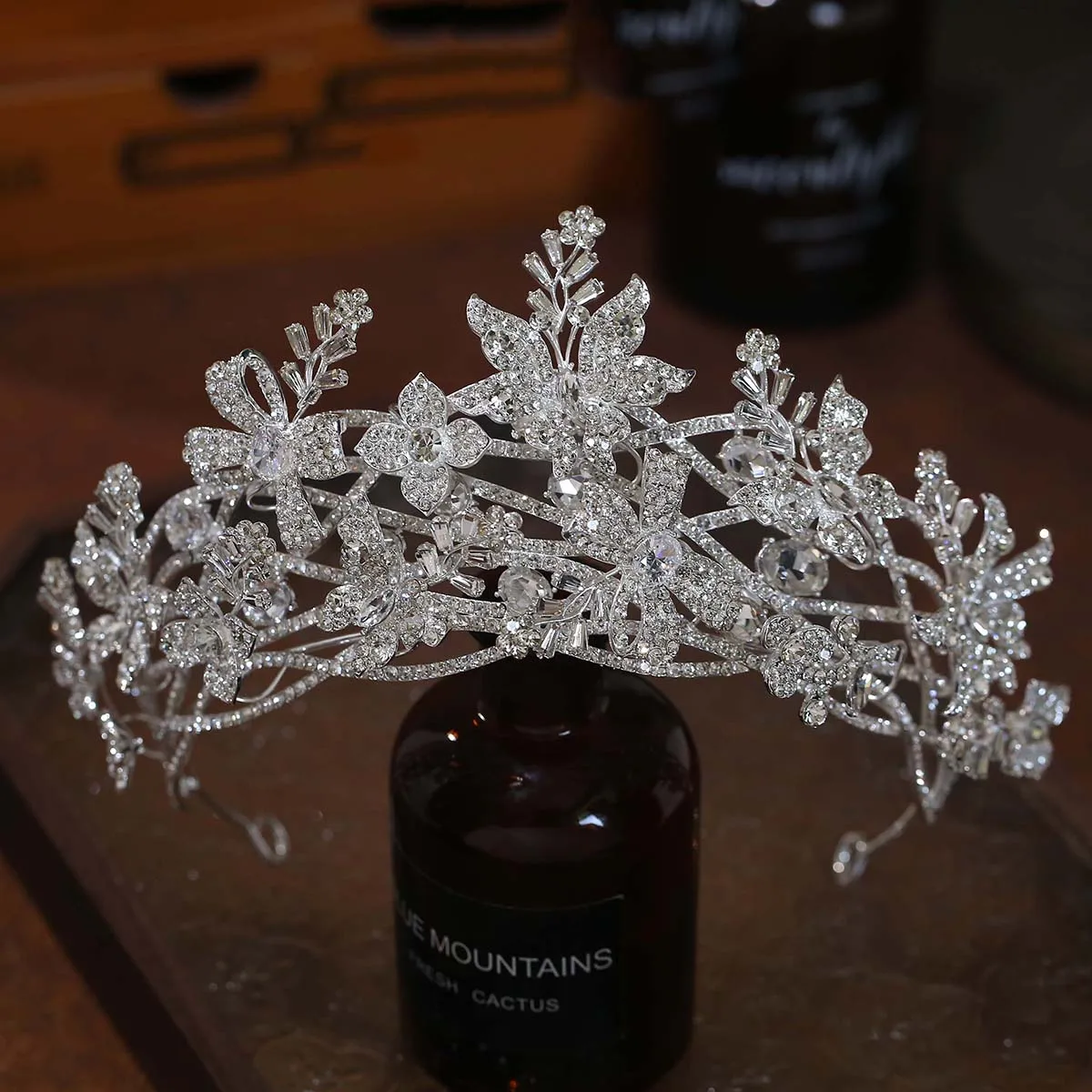 

Изысканные японские корейские стразы, бабочка, корона для волос, аксессуар для волос для свадебного макияжа, свадебное платье