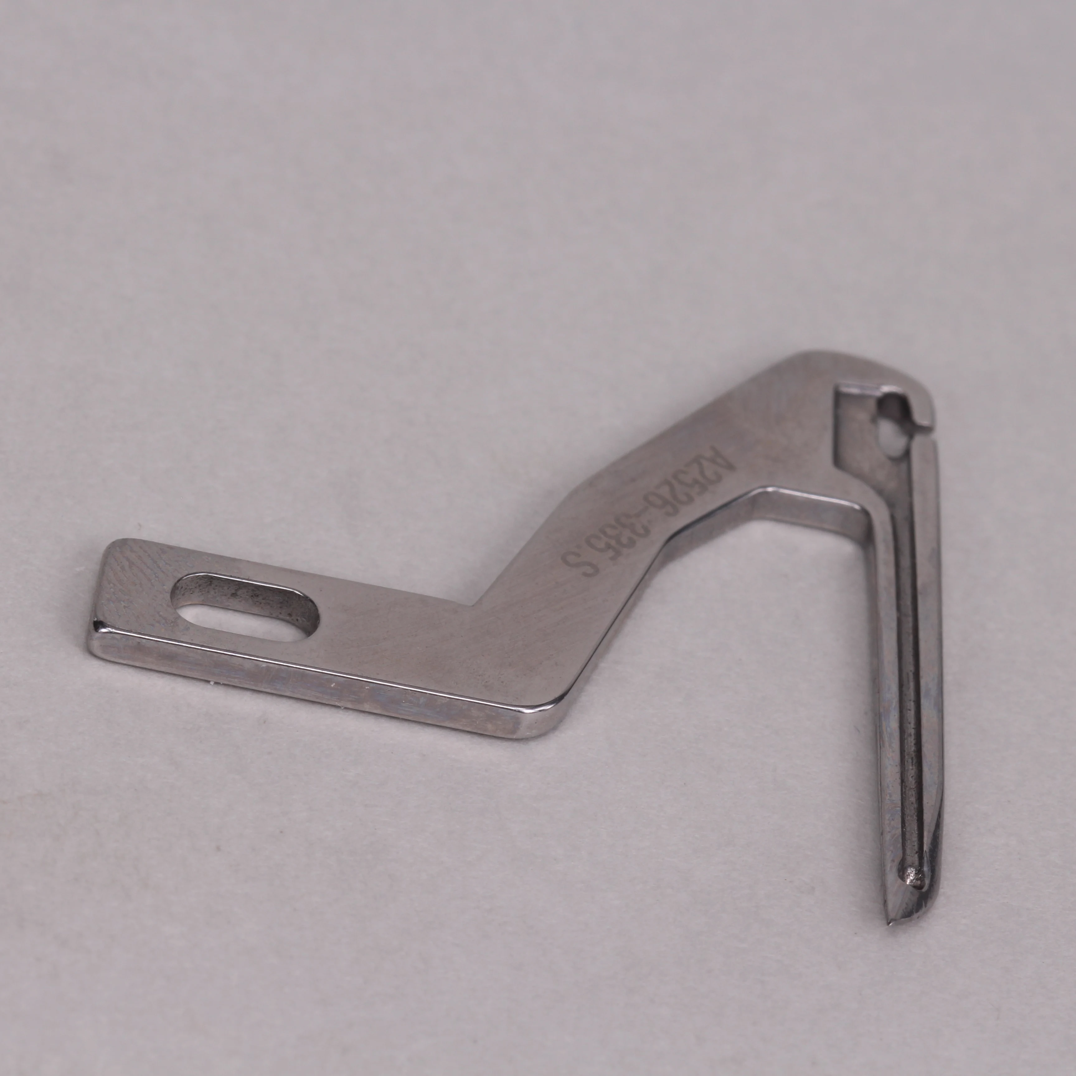 Industrial Sewing Machine Looper For JUKI MO-623 634 644 654 734 735 Portable Overlock Lower Looper #A2526-335-000