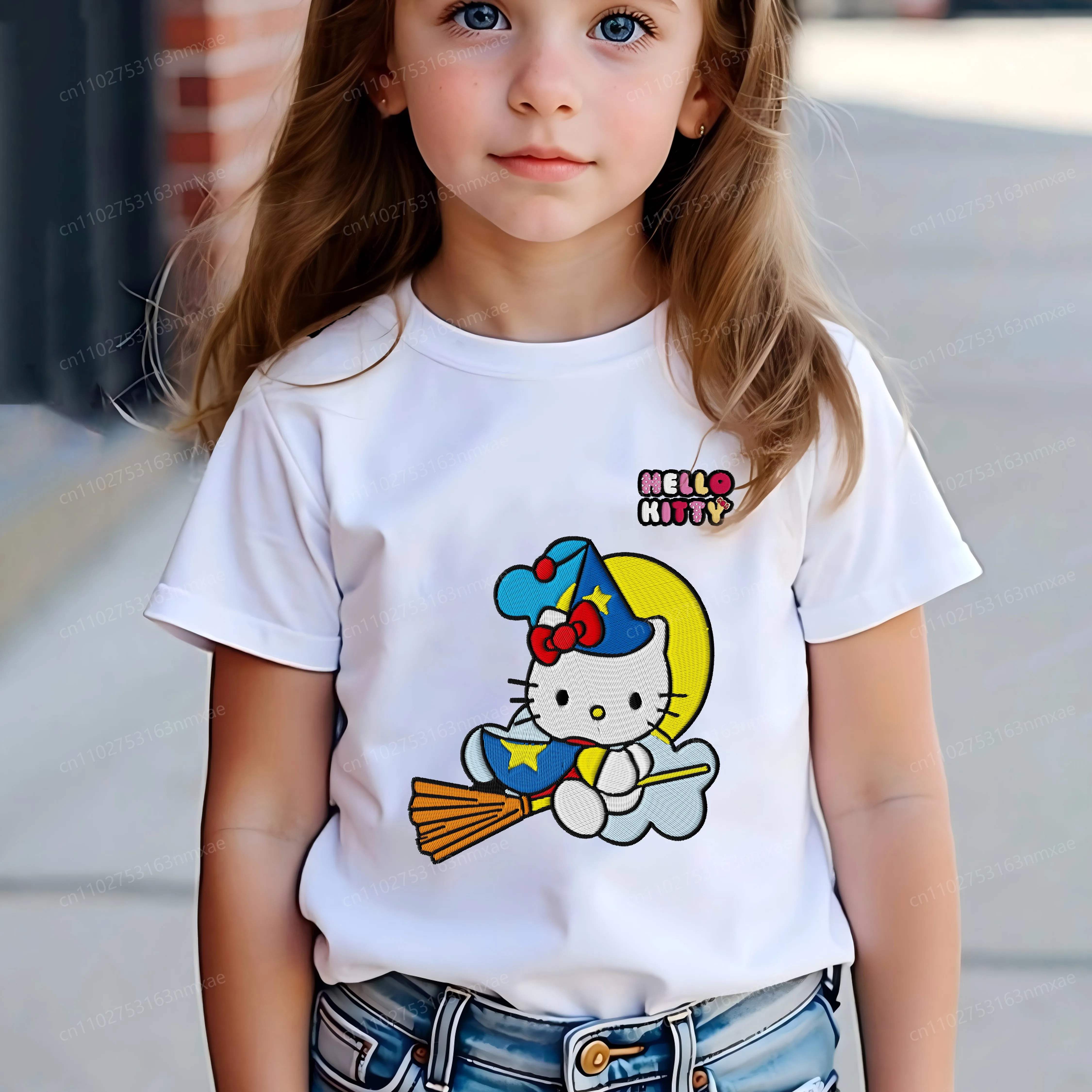 

Футболка с вышивкой Hello Kitty для девочек, топ 2025 года, одежда для девочек, детская одежда, летняя одежда для девочек с 3D принтом из чистого хлопка
