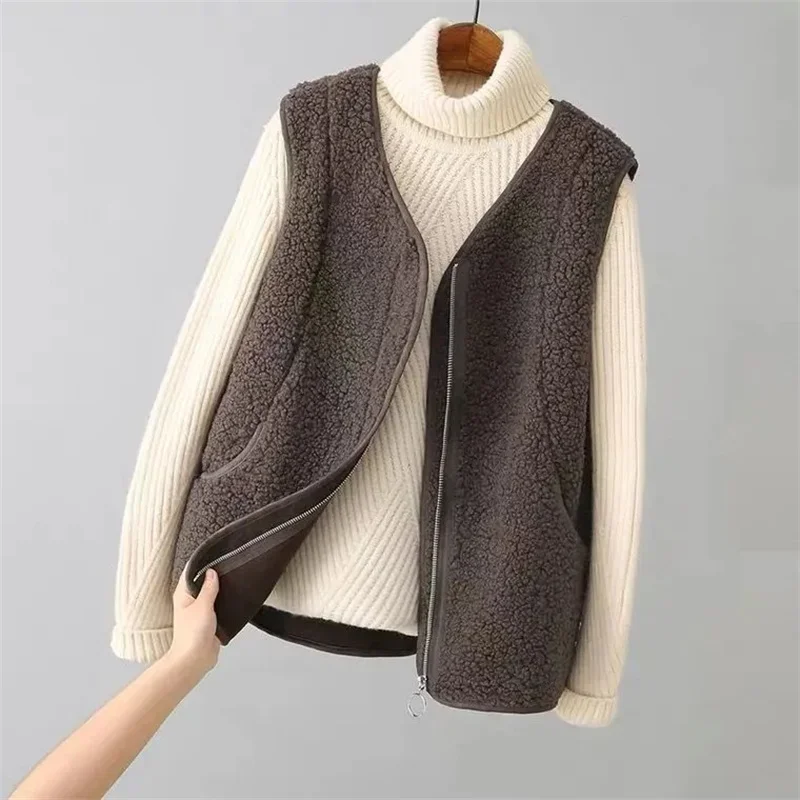 Women Fashion Large Size 4XL Vest Tops Coat Korean Female Waistcoat Jackets Autumn Winter Ladies Lamb Wool Sleeveless Outerwear