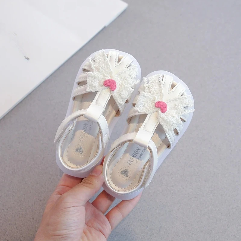 

Sweet Girls Summer Princess Sandals Embroidered Heart Children's Fashion Flat Shoes Elegant Bowknot Kids Causal Dress Sandals