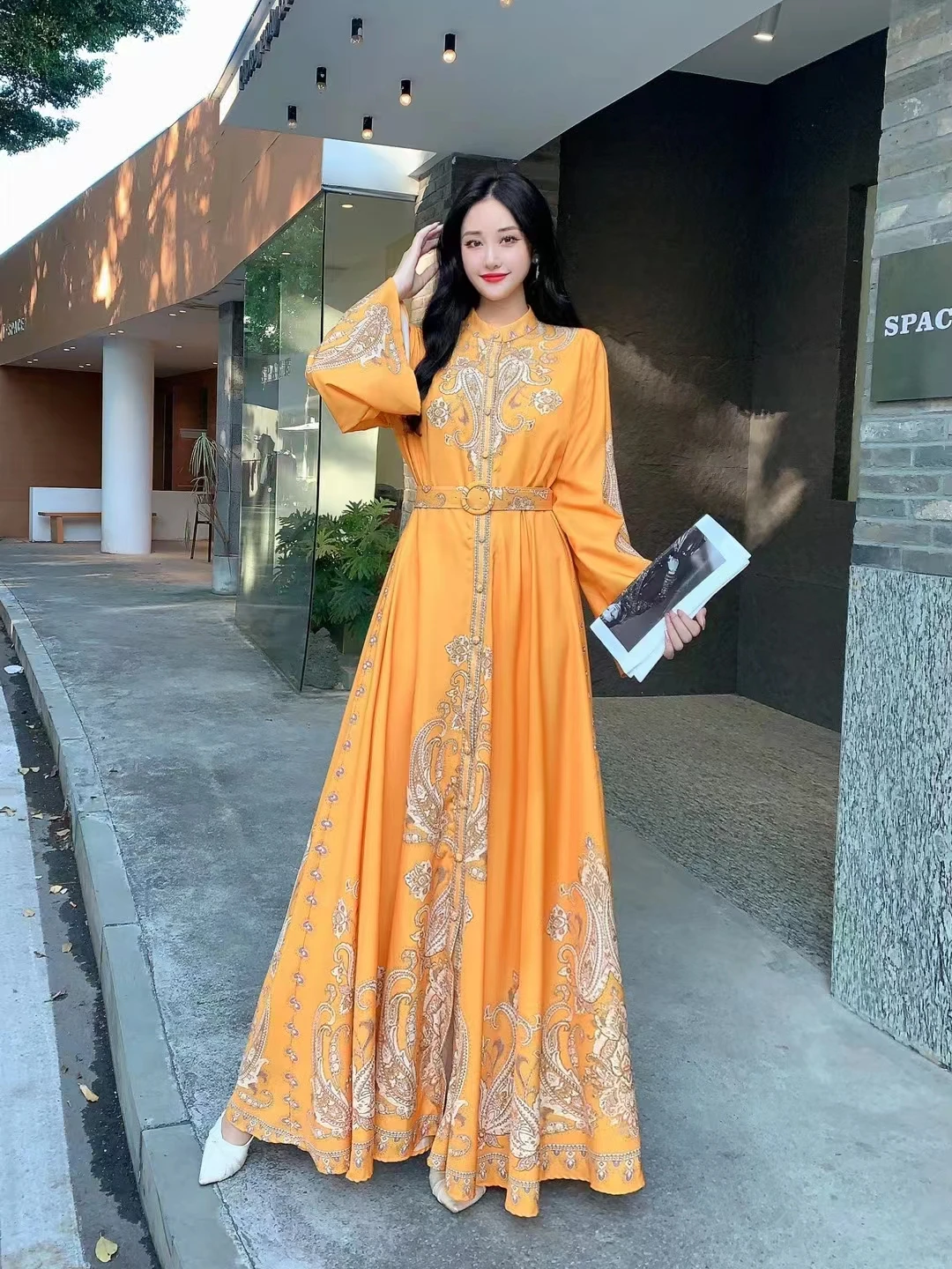 2023 New Spring Autumn Women Speaker Long Sleeve Belt Slim Maxi Dress High Quality Retro Print Big Hem Evening Party Dress