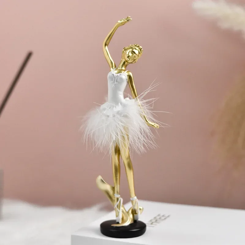 Action Figures Toys Crafts Resin Model Statue Collection Home Decoration Girl Nordic Style Lovely Ballet Dance Girl Gift