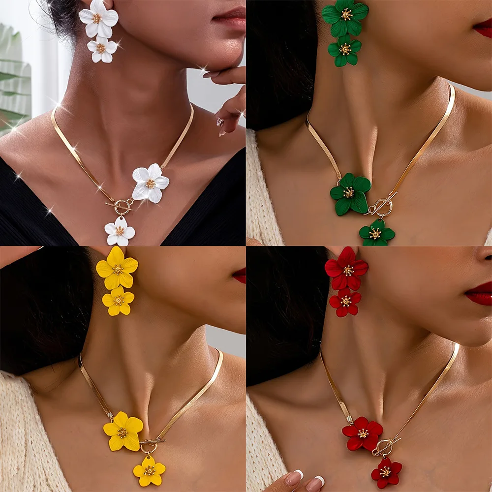 

Fashionable Elegant alloy flower pendant necklace, earrings set. Women's elegant and high-end style, suitable for all occasions.