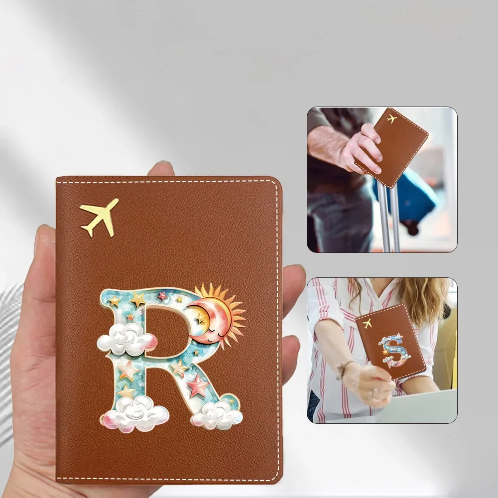 휴대용 접이식 여권 홀더 내구성이 뛰어난 여권 보관 케이스 무지개 빛깔의 구름 이니셜 이름 26 글자 패턴