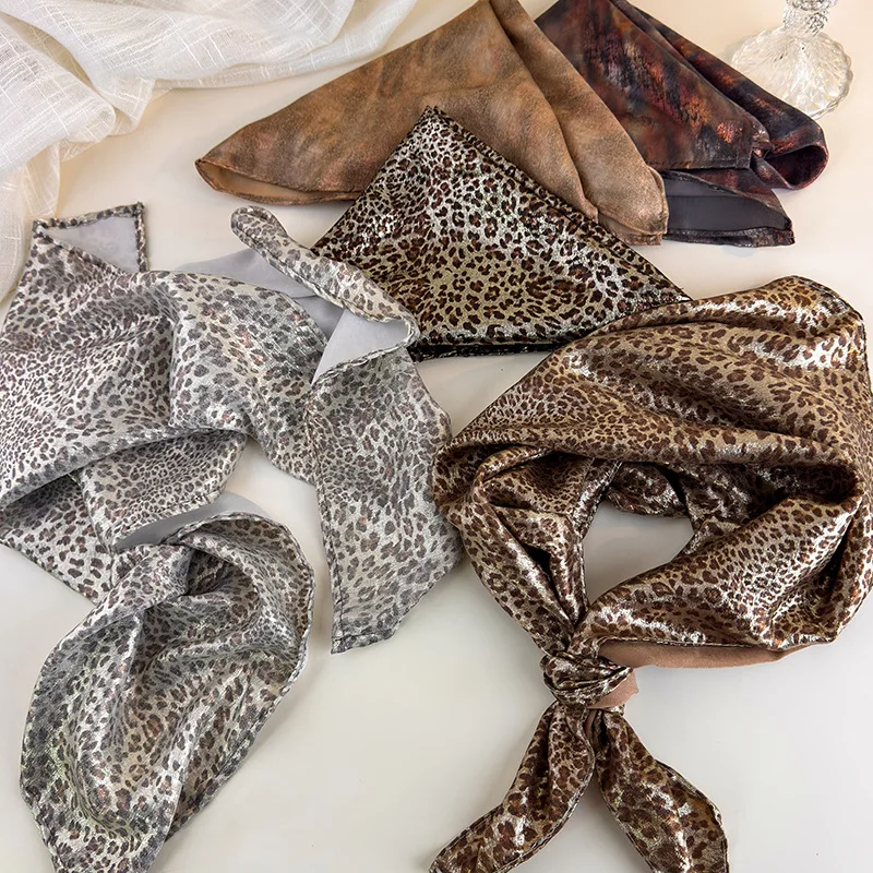 

Y2K Retro Leopard Headscarf Women Girls Square Hair Scarves Spring Summer Hiphop Gold Foil Print Neckerchief Party Bandana