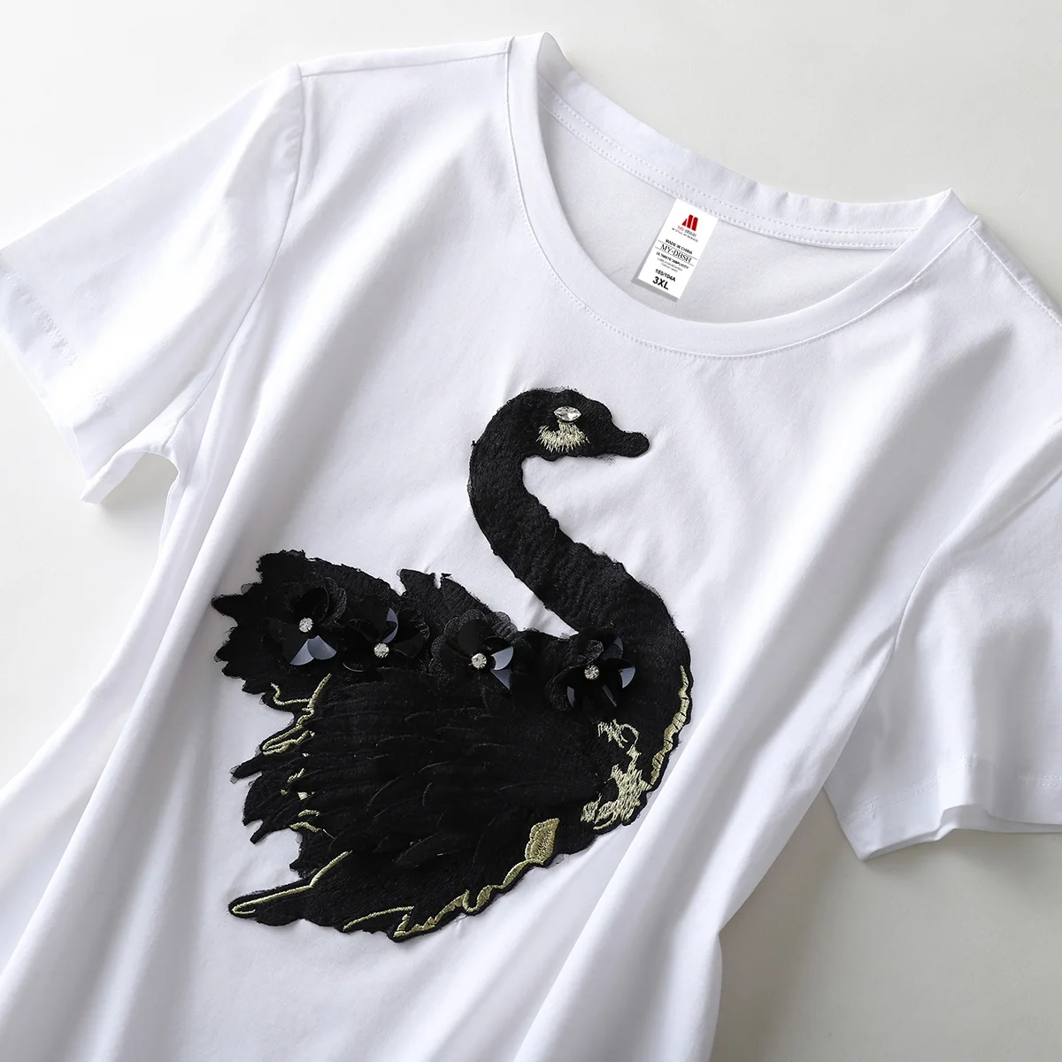 2024 New Fashion Cute Swan Embroidery T Shirt Women Brand T-shirt Casual Loose Short Sleeve O Neck Female Swan Animal Tops Tee