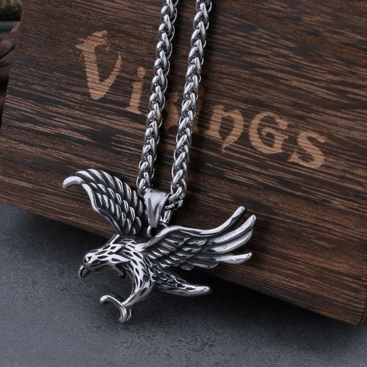 Vintage Stainless Steel Eagle Wings Necklace Mens Heavy Industry Domineering Charm Animal Pendant Fashion Jewelry Gift for Males