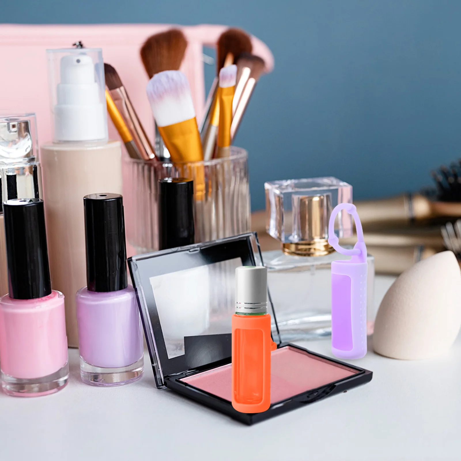 6 قطع من غطاء الزجاجة الدوارة من السيليكون، حافظة واقية من الزيوت العطرية، حزام قابل للتعديل، سهل الحمل