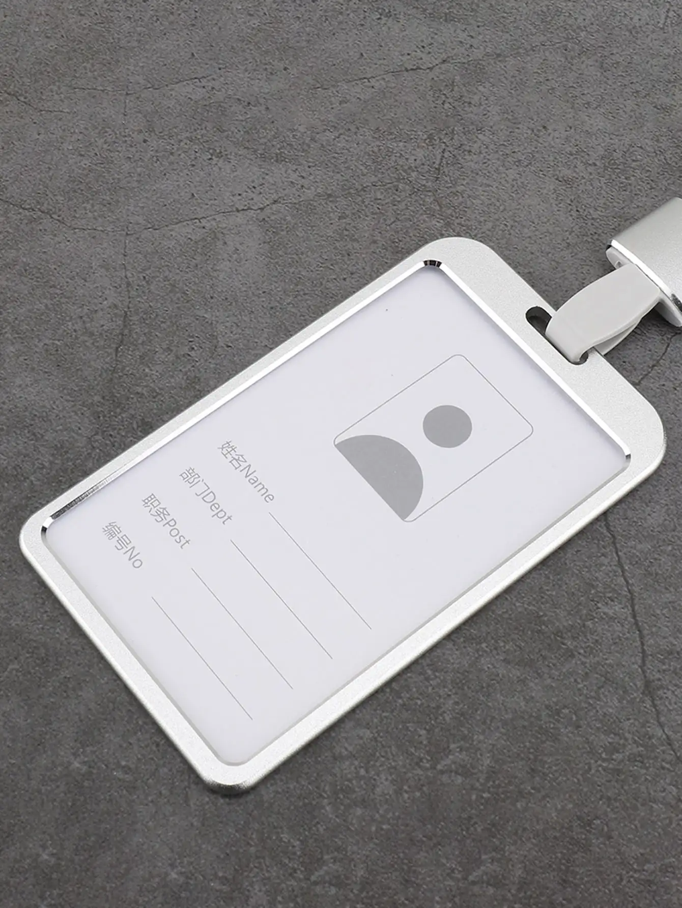 Stilvoller Ausweishalter aus Aluminiumlegierung – mit Umhängeband, Clip für Studentenausweise, Bürobedarf, tragbare Kartenaufbewahrung – Detail 6