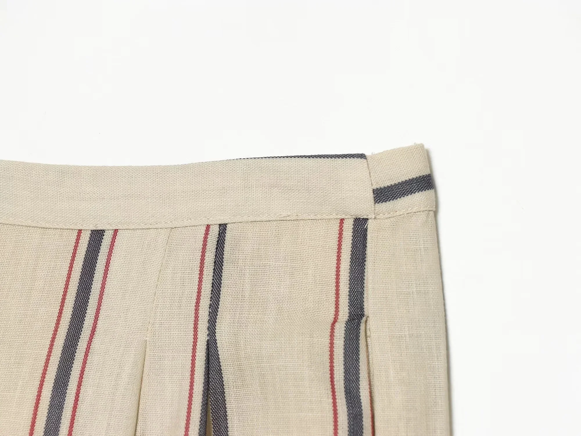 The Slouchy Sunday Executive Striped Suit. S169b58fd6b7e49e1b1e7b2894a50dbe89