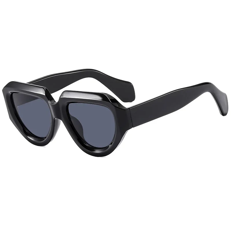 

European and American Fashion Large-Frame Irregular Futuristic Hip-Hop Sunglasses for Men and Women, Decorative Glasses