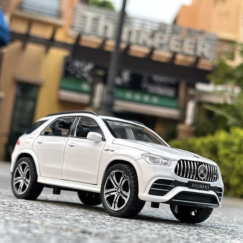 1:32 GLE 63S SUV Alloy Car Model Diecast Metal Toy Vehicles Car Model High Simulation Sound and Light Collection Childrens Gift