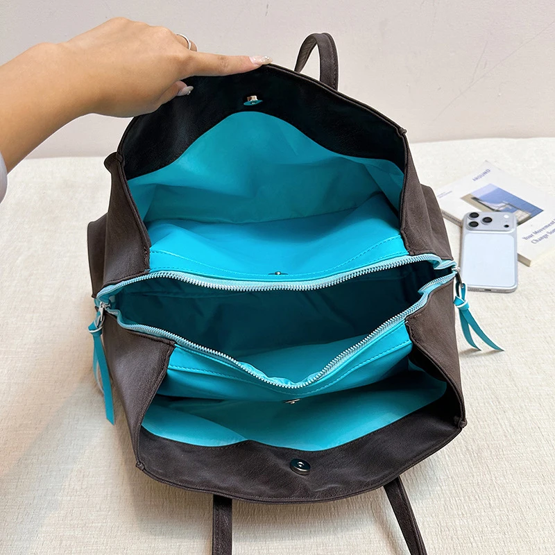 Damen-Tragetasche, mehrschichtige Schultertasche mit großem Fassungsvermögen und Reißverschluss, Damen-Vintage-Handtasche mit mattiertem Finish, ideal für Büro, Pendel und den täglichen Gebrauch, mit Tragegriff. – Detail 16